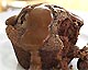 cupcake com calda quente de chocolate