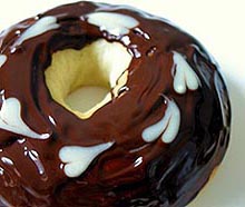 receita de donut com cobertura romantica de chocolate